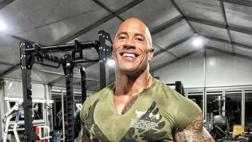 Dwayne Johnson se lance dans la musique ! (Vidéo)